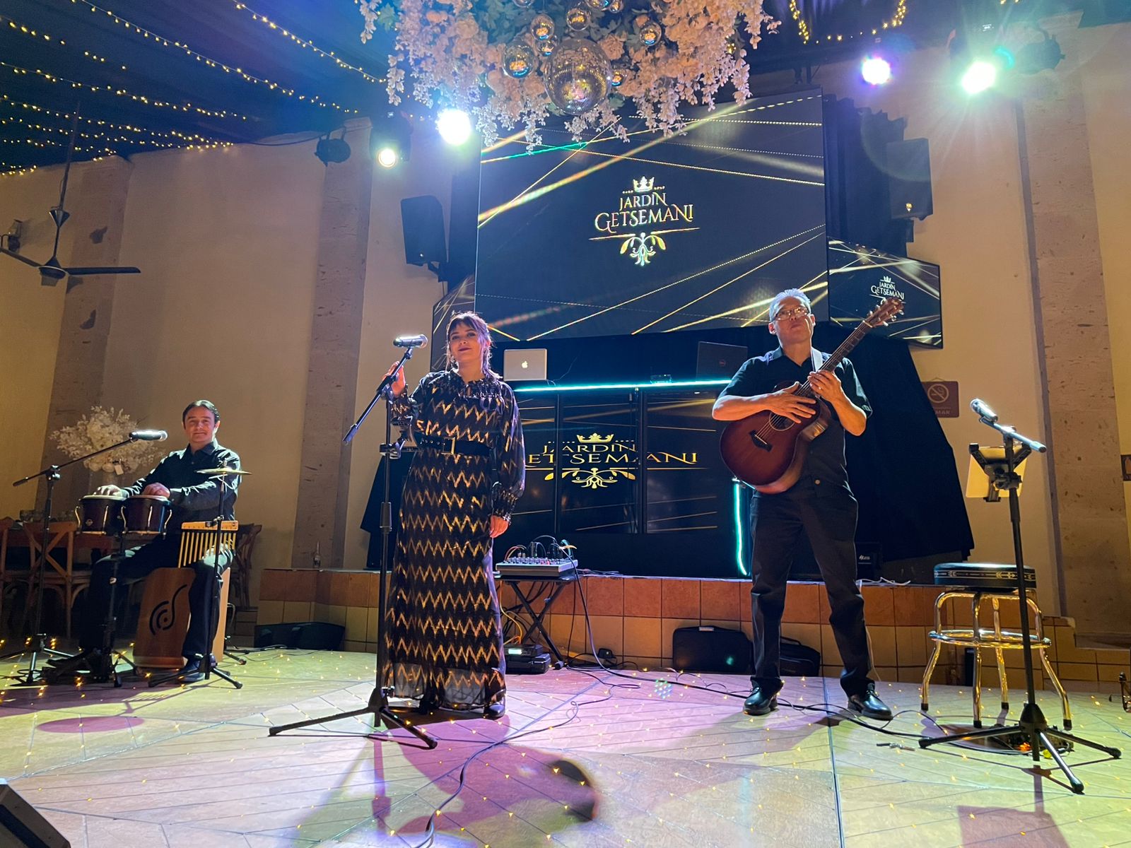 2 Horas de música en vivo